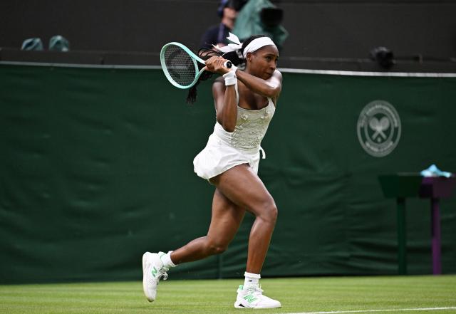 (250702) -- LONDON, July 2, 2025 (Xinhua) -- Coco Gauff competes during the women's singles first round match between Coco Gauff of the United States and Dayana Yastremska of Ukraine at the Wimbledon Tennis Championships in London, Britain, July 1, 2025. (Xinhua/Zhao Dingzhe)