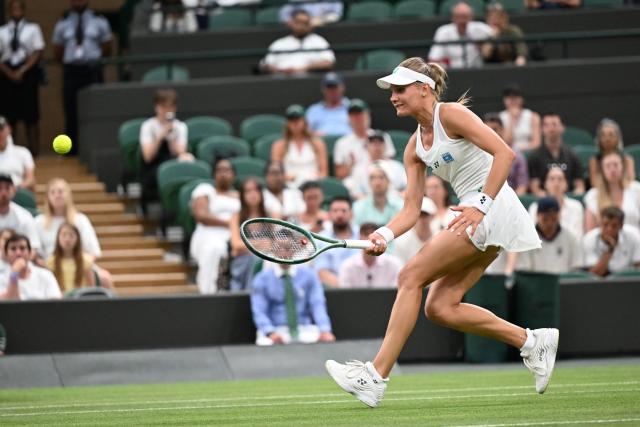(250702) -- LONDON, July 2, 2025 (Xinhua) -- Dayana Yastremska competes during the women's singles first round match between Coco Gauff of the United States and Dayana Yastremska of Ukraine at the Wimbledon Tennis Championships in London, Britain, July 1, 2025. (Xinhua/Zhao Dingzhe)