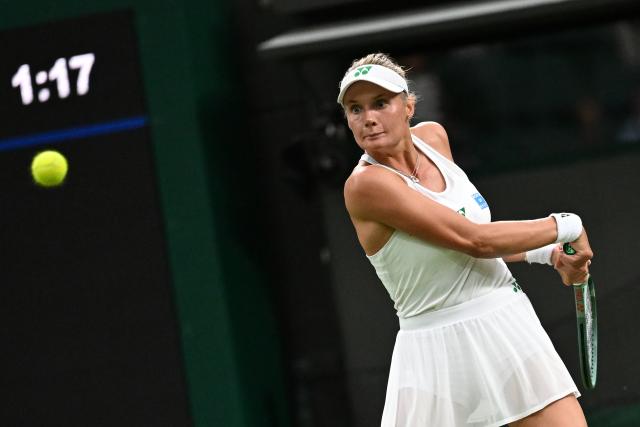 (250702) -- LONDON, July 2, 2025 (Xinhua) -- Dayana Yastremska competes during the women's singles first round match between Coco Gauff of the United States and Dayana Yastremska of Ukraine at the Wimbledon Tennis Championships in London, Britain, July 1, 2025. (Xinhua/Zhao Dingzhe)