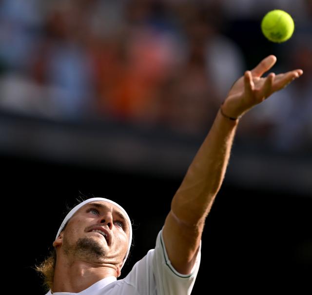 (250702) -- LONDON, July 2, 2025 (Xinhua) -- Alexander Zverev serves during the men's singles first round match between Alexander Zverev of Germany and Arthur Rinderknech of France at the Wimbledon Tennis Championships in London, Britain, July 1, 2025. (Xinhua/Li Ying)