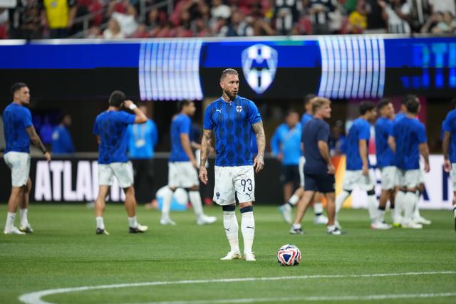 (250702) -- ATLANTA, July 2, 2025 (Xinhua) -- CF Monterrey's Sergio Ramos (Front) warms up before the round of 16 match between Borussia Dortmund of Germany and CF Monterrey of Mexico at the FIFA Club World Cup 2025 at the Mercedes-Benz Stadium, Atlanta, Georgia, the United States, July 1, 2025. (Xinhua/Huang Zongzhi)