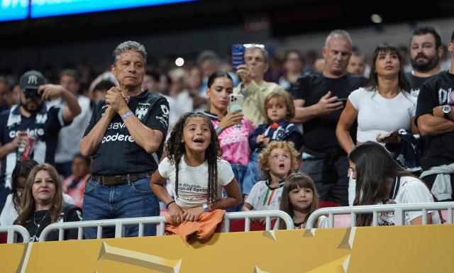 (250702) -- ATLANTA, July 2, 2025 (Xinhua) -- Spectators react before the round of 16 match between Borussia Dortmund of Germany and CF Monterrey of Mexico at the FIFA Club World Cup 2025 at the Mercedes-Benz Stadium, Atlanta, Georgia, the United States, July 1, 2025. (Xinhua/Huang Zongzhi)
