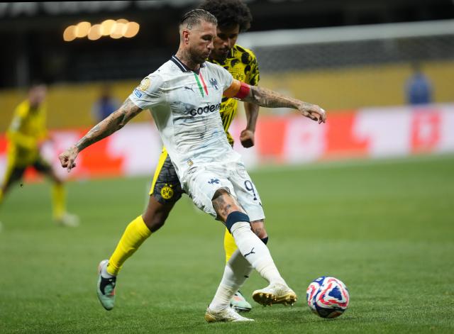 (250702) -- ATLANTA, July 2, 2025 (Xinhua) -- CF Monterrey's Sergio Ramos passes the ball during the round of 16 match between Borussia Dortmund of Germany and CF Monterrey of Mexico at the FIFA Club World Cup 2025 at the Mercedes-Benz Stadium, Atlanta, Georgia, the United States, July 1, 2025. (Xinhua/Huang Zongzhi)