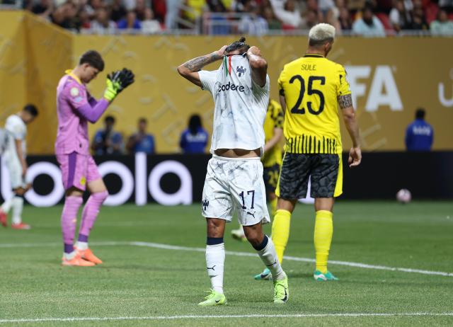 (250702) -- ATLANTA, July 2, 2025 (Xinhua) -- CF Monterrey's Jesus Corona (Front) reacts during the round of 16 match between Borussia Dortmund of Germany and CF Monterrey of Mexico at the FIFA Club World Cup 2025 at the Mercedes-Benz Stadium, Atlanta, Georgia, the United States, July 1, 2025. (Xinhua/Li Ming)