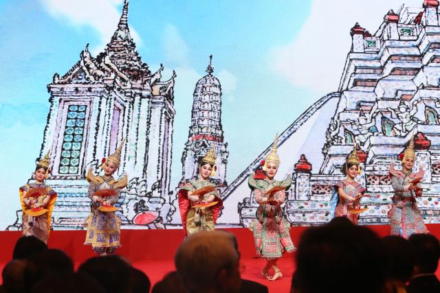 (250702) -- BANGKOK, July 2, 2025 (Xinhua) -- Dancers perform during a reception celebrating the 50th anniversary of the establishment of diplomatic relations between China and Thailand, in Bangkok, Thailand, June 30, 2025. The reception was co-hosted by the Chinese Embassy in Thailand and Thailand's Ministry of Foreign Affairs in Bangkok on Monday. (Xinhua/Rachen Sageamsak)