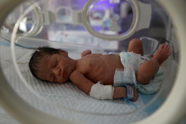 (250703) -- GAZA, July 3, 2025 (Xinhua) -- A Palestinian premature baby receives medical care at Al-Aqsa Martyrs Hospital, in Deir al-Balah city, the central Gaza Strip, on July 2, 2025. (Photo by Rizek Abdeljawad/Xinhua)