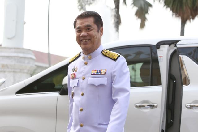 (250703) -- BANGKOK, July 3, 2025 (Xinhua) -- Deputy Prime Minister Suriya Juangroongruangkit, in his capacity as acting prime minister, arrives at the government house in Bangkok, Thailand, July 3, 2025. Deputy Prime Minister Suriya Juangroongruangkit, in his capacity as acting prime minister, led 14 newly appointed and reassigned ministers in taking the oath of allegiance before the king, a formality required before assuming their roles. (Xinhua/Rachen Sageamsak)