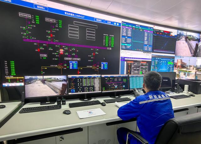 (250704) -- QINGDAO, July 4, 2025 (Xinhua) -- A staff member works at a control room of an offshore integrated fishery and photovoltaic project in Jimo District, Qingdao, east China's Shandong Province, July 3, 2025. The first phase of an integrated fishery and photovoltaic project has started generating electricity off the coast of Qingdao. This offshore solar facility combines clean energy generation with sustainable marine aquaculture.
  With a total investment of 10.2 billion yuan (about 1.42 billion U.S. dollars), the full project is planned for 1.15 gigawatts (GW) of capacity. Its innovative design creates a dual-use marine space, with solar panels generating electricity above the water, while the area beneath supporting fish farming.
  Once the first phase is put into operation at full capacity, it's projected to produce approximately 1.07 billion kilowatt-hours of green electricity. (Xinhua/Li Ziheng)