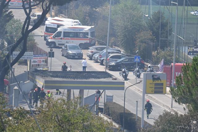(250704) -- ROME, July 4, 2025 (Xinhua) -- This photo taken on July 4, 2025 shows the site of the explosion in Rome, Italy. An explosion ripped through a gas station in eastern Rome on Friday morning, injuring at least 21 people.
  According to local authorities, the explosion took place at a gas station on Via Gordiani in the Prenestino district of eastern Rome. While none of the injured were in critical condition, five people were hospitalized for treatment. Some of the casualties included rescue workers responding to the scene. (Photo by Alberto Lingria/Xinhua)
