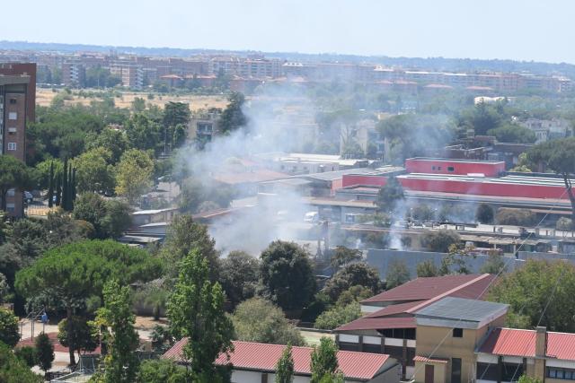 (250704) -- ROME, July 4, 2025 (Xinhua) -- This photo taken on July 4, 2025 shows the site of the explosion in Rome, Italy. An explosion ripped through a gas station in eastern Rome on Friday morning, injuring at least 21 people.
  According to local authorities, the explosion took place at a gas station on Via Gordiani in the Prenestino district of eastern Rome. While none of the injured were in critical condition, five people were hospitalized for treatment. Some of the casualties included rescue workers responding to the scene. (Photo by Alberto Lingria/Xinhua)