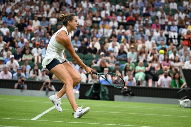 (250705) -- LONDON, July 5, 2025 (Xinhua) -- Aryna Sabalenka hits a return during the women's singles third round match between Aryna Sabalenka of Belarus and Emma Raducanu of Britain at the Wimbledon Tennis Championships in London, Britain, July 4, 2025. (Xinhua/Zhao Dingzhe)