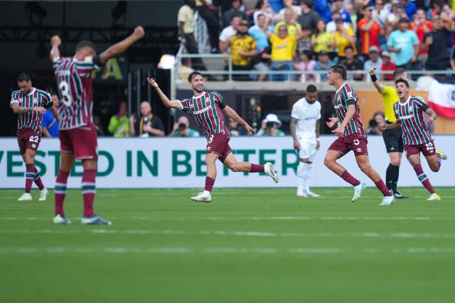 (250705) -- ORLANDO, July 5, 2025 (Xinhua) -- Matheus Martinelli (C) of Fluminense FC celebrates scoring during the quarterfinal match between Fluminense FC of Brazil and Al Hilal of Saudi Arabia at the FIFA Club World Cup 2025 at the Camping World Stadium, Orlando, Florida, the United States, July 4 , 2025. (Xinhua/Xu Chang)