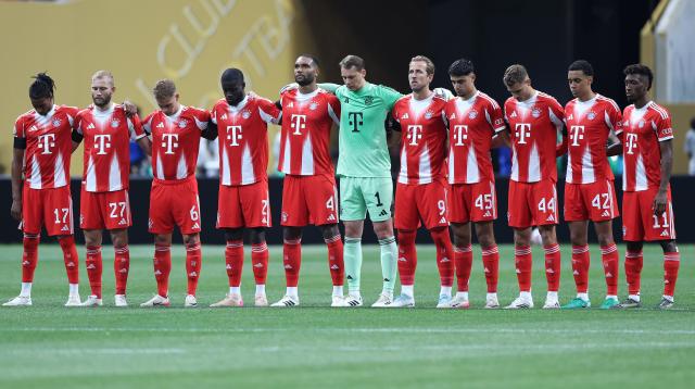 (250706) -- ATLANTA, July 6, 2025 (Xinhua) -- Players of FC Bayern Munich hold a one-minute silence for the late Diogo Jota and Andre Silva before the quarterfinal match between Paris Saint-Germain (FRA) and FC Bayern Munich (GER) at the FIFA Club World Cup 2025 at the Mercedes-Benz Stadium, Atlanta, Georgia, the United States, July 5, 2025. (Xinhua/Li Ming)