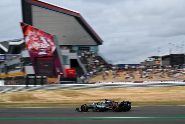 (250706) -- LONDON, July 6, 2025 (Xinhua) -- Mercedes' British driver George Russell drives during the qualifying session of the Formula One British Grand Prix 2025 at the Silverstone Circuit in Silverstone, Britain, July 5, 2025. (Xinhua/Wu Lu)