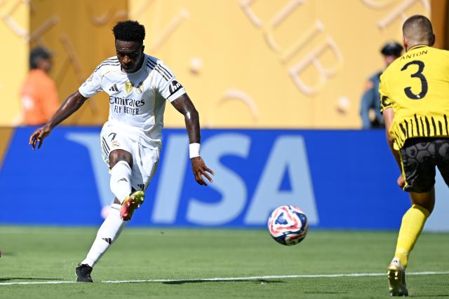 (250706) -- NEW JERSEY, July 6, 2025 (Xinhua) -- Vinicius Junior of Real Madrid shoots during the quarterfinal match between Real Madrid (Spain) and Borussia Dortmund (Germany) at the FIFA Club World Cup 2025 in New Jersey, the United States, July 5, 2025. (Xinhua/Li Rui)
