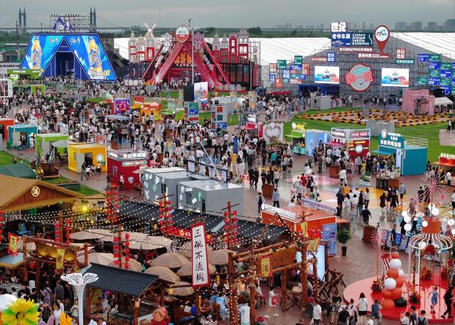 (250706) -- HARBIN, July 6, 2025 (Xinhua) -- A drone photo shows the 23rd Harbin International Beer Festival in Harbin, northeast China's Heilongjiang Province, July 5, 2025.
  The beer festival kicked off here Saturday night, showcasing more than 1,000 varieties of beer from over 10 countries and regions. (Photo by Zhang Shu/Xinhua)