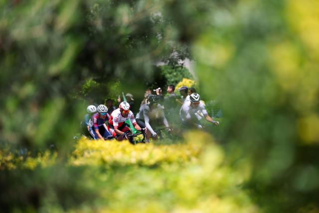 (250706) -- XINING, July 6, 2025 (Xinhua) -- Cyclists compete during Stage 1 of the Tour of Magnificent Qinghai international road cycling race in Xining, northwest China's Qinghai Province, July 6, 2025. (Xinhua/Zhang Long)