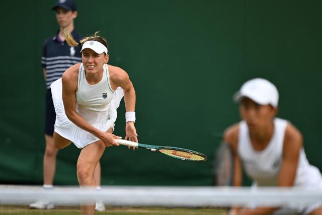 (250707) -- LONDON, July 7, 2025 (Xinhua) -- Zhang Shuai/Ekaterina Alexandrova (L) serve during the women's doubles third round match between Zhang Shuai (China)/Ekaterina Alexandrova (Russia) and Hsieh Su-Wei (Chinese Taipei)/Jelena Ostapenko (Latvia) at the Wimbledon Tennis Championships in London, Britain, July 6, 2025. (Xinhua/Zhao Dingzhe)