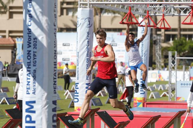 (250707) -- ALEXANDRIA, July 7, 2025 (Xinhua) -- Matej Lukes of the Czech Republic competes in the obstacle during the UIPM 2025 Pentathlon World Cup men's final in Alexandria, Egypt, July 6, 2025. (Xinhua/Ahmed Gomaa)