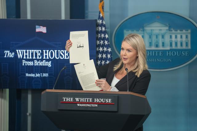 (250707) -- WASHINGTON, July 7, 2025 (Xinhua) -- White House Press Secretary Karoline Leavitt showcases U.S. President Donald Trump's letter to the president of the Republic of Korea during a press briefing at the White House in Washington, D.C., the United States, on July 7, 2025. Leavitt said Monday afternoon that U.S. President Donald Trump plans to issue an executive order to extend the pause on "reciprocal tariffs" from July 9 to Aug. 1. (Xinhua/Hu Yousong)