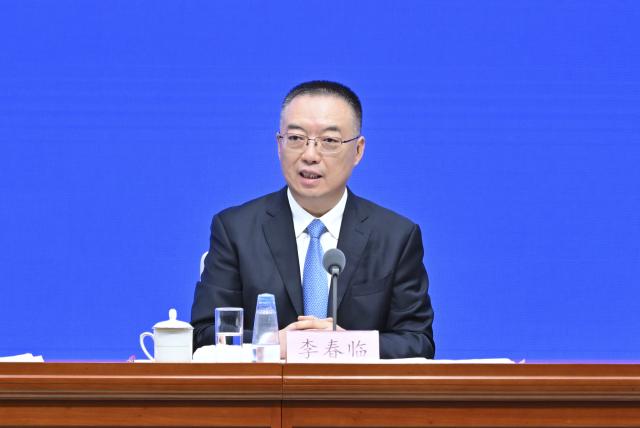 (250709) -- BEIJING, July 9, 2025 (Xinhua) -- Li Chunlin, deputy director of the National Development and Reform Commission (NDRC), answers questions from the media at a press conference on China's high-quality fulfillment of targets set for the 14th Five-Year Plan period (2021-2025), held by China's State Council Information Office (SCIO) in Beijing, capital of China, July 9, 2025. Zheng Shanjie, head of the National Development and Reform Commission (NDRC), Li Chunlin, deputy director of the NDRC, Zhou Haibing, deputy director of the NDRC, and Yuan Da, secretary general of the NDRC, presented achievements in social and economic development during the period and answered questions from the media. (Xinhua/Li Xin)