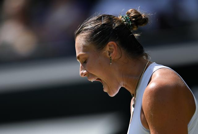 (250710) -- LONDON, July 10, 2025 (Xinhua) -- Aryna Sabalenka reacts during the women's singles semifinal match between Aryna Sabalenka of Belarus and Amanda Anisimova of the United States at the Wimbledon Tennis Championships in London, Britain, July 10, 2025. (Xinhua/Li Ying)