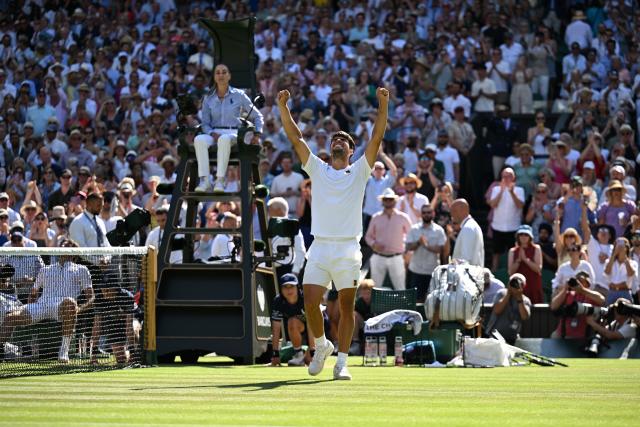 (250712) -- LONDON, July 12, 2025 (Xinhua) -- Carlos Alcaraz celebrates winning the men's singles semifinal match between Carlos Alcaraz of Spain and Taylor Fritz of the United States at the Wimbledon Tennis Championships in London, Britain, July 11, 2025. (Xinhua/Zhao Dingzhe)