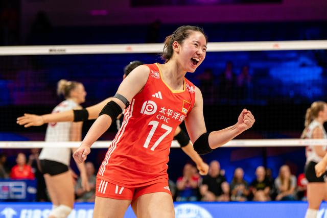 (250712) -- ARLINGTON, July 12, 2025 (Xinhua) -- Ni Feifan of China celebrates scoring during the match between Canada and China at the Women's Volleyball Nations League (VNL) 2025 in Arlington, the United States, July 11, 2025. (Photo by Chen Chen/Xinhua)