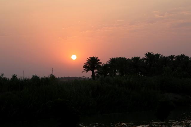 (250712) -- BAGHDAD, July 12, 2025 (Xinhua) -- This photo taken on July 11, 2025 shows sunset scenery along the Tigris River in Baghdad, Iraq. (Xinhua/Khalil Dawood)