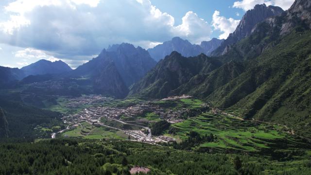 (250712) -- TEWO, July 12, 2025 (Xinhua) -- An aerial drone photo taken on July 11, 2025 shows the scenery of Zhagana Village in Tewo County of Gannan Tibetan Autonomous Prefecture, northwest China's Gansu Province.
  Zhagana village is a renowned destination that attracts throngs of tourists for its varied terrain and unique ethnic customs. 
  The village, with an average altitude of about 3,000 meters, earned a coveted spot on the United Nations World Tourism Organization's (UNWTO) "Best Tourism Villages" list for 2023. (Xinhua/Yu Lan)