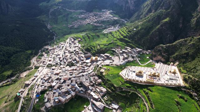(250712) -- TEWO, July 12, 2025 (Xinhua) -- An aerial drone photo taken on July 11, 2025 shows the scenery of Zhagana Village in Tewo County of Gannan Tibetan Autonomous Prefecture, northwest China's Gansu Province.
  Zhagana village is a renowned destination that attracts throngs of tourists for its varied terrain and unique ethnic customs. 
  The village, with an average altitude of about 3,000 meters, earned a coveted spot on the United Nations World Tourism Organization's (UNWTO) "Best Tourism Villages" list for 2023. (Xinhua/Yu Lan)
