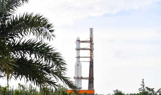 (250712) -- WENCHANG, July 12, 2025 (Xinhua) -- This photo taken on July 12, 2025 shows the combination of the Tianzhou-9 cargo craft, tasked with carrying supplies to China's space station, and a Long March-7 carrier rocket being vertically transferred to the launch site in Wenchang Spacecraft Launch Site in Wenchang, south China's Hainan Province.
  The cargo spacecraft will be launched in the near future at an appropriate time, according to the China Manned Space Agency (CMSA).
   Currently, the facilities and equipment at the Wenchang Spacecraft Launch Site in the southern island province of Hainan are in good condition, and comprehensive functionality checks and joint tests are scheduled to proceed as planned ahead of the launch, said the CMSA. (Xinhua/Yang Guanyu)