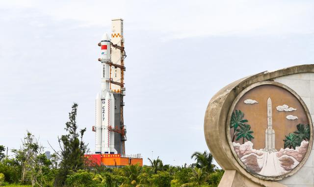 (250712) -- WENCHANG, July 12, 2025 (Xinhua) -- This photo taken on July 12, 2025 shows the combination of the Tianzhou-9 cargo craft, tasked with carrying supplies to China's space station, and a Long March-7 carrier rocket being vertically transferred to the launch site in Wenchang Spacecraft Launch Site in Wenchang, south China's Hainan Province.
  The cargo spacecraft will be launched in the near future at an appropriate time, according to the China Manned Space Agency (CMSA).
   Currently, the facilities and equipment at the Wenchang Spacecraft Launch Site in the southern island province of Hainan are in good condition, and comprehensive functionality checks and joint tests are scheduled to proceed as planned ahead of the launch, said the CMSA. (Xinhua/Yang Guanyu)