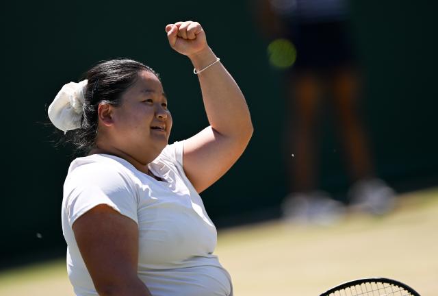 (250712) -- LONDON, July 12, 2025 (Xinhua) -- Wang Ziying celebrates victory after the women's wheelchair singles final between Wang Ziying of China and Kamiji Yui of Japan at the Wimbledon Tennis Championships in London, Britain, July 12, 2025. (Xinhua/Li Ying)