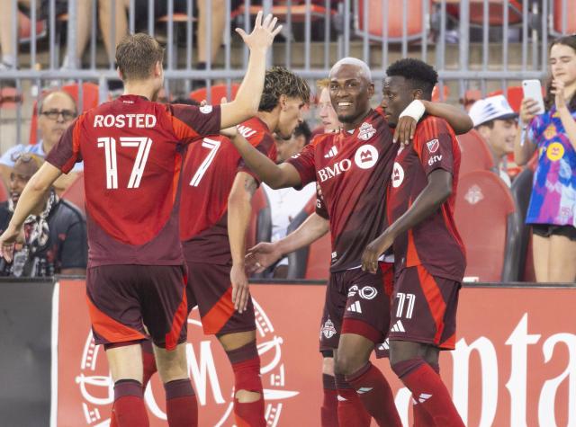 (250713) -- TORONTO, July 13, 2025 (Xinhua) -- Deybi Flores (2nd R) of Toronto FC celebrates scoring with teammates during the 2025 Major League Soccer (MLS) regular season match between Toronto FC and Atlanta United FC at BMO Field in Toronto, Canada, on July 12, 2025. (Photo by Zou Zheng/Xinhua)