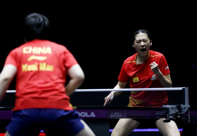 (250713) -- LAS VEGAS, July 13, 2025 (Xinhua) -- Chen Yi (R) of China celebrates a score during the women's singles semifinal match against Kuai Man of China at the WTT United States Smash 2025 in Las Vegas, the United States, July 12, 2025. (Photo by Qiu Chen/Xinhua)