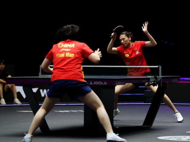 (250713) -- LAS VEGAS, July 13, 2025 (Xinhua) -- Chen Yi (R) of China hits a return during the women's singles semifinal match against Kuai Man of China at the WTT United States Smash 2025 in Las Vegas, the United States, July 12, 2025. (Photo by Qiu Chen/Xinhua)