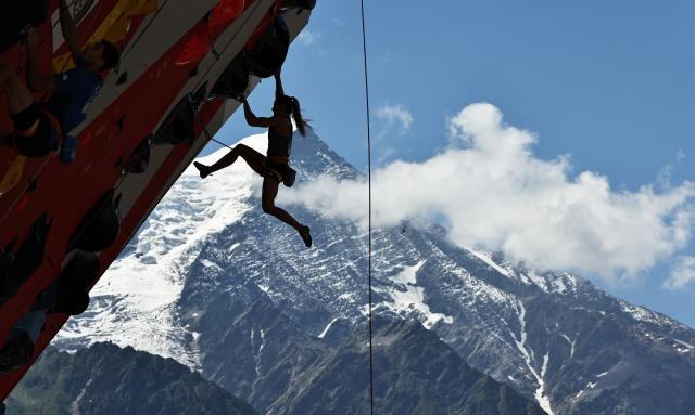 (250713) -- CHARMONIX, July 13, 2025 (Xinhua) -- Jessica Pilz of Austria competes during the women's Lead Qualification of sport climbing at the 2025 IFSC Climbing World Cup Speed-Lead in Charmonix, France, July 12, 2025. (Xinhua/Gao Jing)