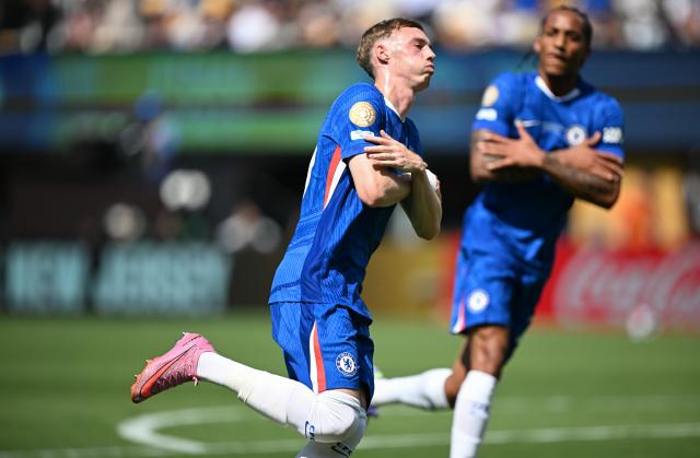 (250714) -- NEW JERSEY, July 14, 2025 (Xinhua) -- Cole Palmer (front) of Chelsea FC celebrates scoring during the final match between Chelsea FC (England) and Paris Saint-Germain (France) at the FIFA Club World Cup 2025 at the MetLife Stadium, New Jersey, the United States, July 13, 2025. (Xinhua/Wu Xiaoling)