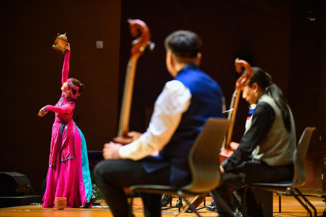(250715) -- BEIJING, July 15, 2025 (Xinhua) -- Inner Mongolian artists perform in Addis Ababa, the capital of Ethiopia, on July 13, 2025. A troupe of artists from Inner Mongolia, an autonomous region in north China, presented a performance of traditional and contemporary songs and dances in Addis Ababa, the capital of Ethiopia, on Sunday evening. (Xinhua/Michael Tewelde)