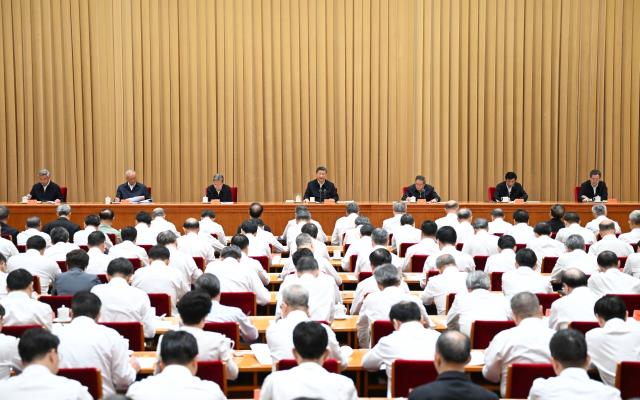 (250715) -- BEIJING, July 15, 2025 (Xinhua) -- Chinese President Xi Jinping, also general secretary of the Communist Party of China (CPC) Central Committee and chairman of the Central Military Commission, delivers an important speech at the Central Urban Work Conference in Beijing, capital of China. The conference was held in Beijing from Monday to Tuesday. Members of the Standing Committee of the Political Bureau of the CPC Central Committee Li Qiang, Zhao Leji, Wang Huning, Cai Qi, Ding Xuexiang and Li Xi attended the conference. (Xinhua/Xie Huanchi)