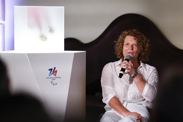 (250716) -- VENICE, July 16, 2025 (Xinhua) -- Francesca Porcellato, paralympic champion of para cross-country skiing speaks during the unveiling ceremony in Palazzo Balbi, Venice, Italy, on July 15, 2025. (Xinhua/Li Jing)