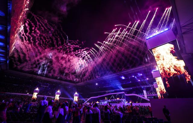 (250717) -- DUISBURG, July 17, 2025 (Xinhua) -- Photo taken on July 16, 2025 shows the fireworks during the opening ceremony of the Rhine-Ruhr 2025 FISU World University Games in Duisburg, Germany. (Xinhua/Hu Xingyu)