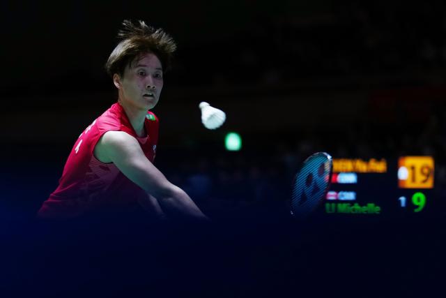 (250717) -- TOKYO, July 17, 2025 (Xinhua) -- Chen Yufei hits a return during the women's singles round of 16 match between Chen Yufei of China and Michelle Li of Canada at the Japan Badminton Open 2025 in Tokyo, Japan, July 17, 2025. (Xinhua/Jia Haocheng)