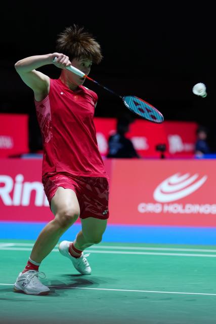 (250717) -- TOKYO, July 17, 2025 (Xinhua) -- Chen Yufei hits a return during the women's singles round of 16 match between Chen Yufei of China and Michelle Li of Canada at the Japan Badminton Open 2025 in Tokyo, Japan, July 17, 2025. (Xinhua/Jia Haocheng)
