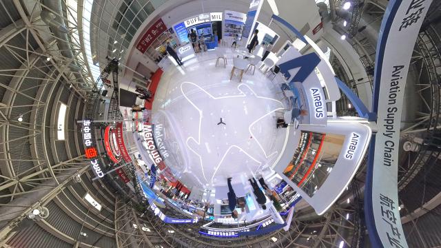 (250717) -- BEIJING, July 17, 2025 (Xinhua) -- This panoramic photo taken on July 17, 2025 shows the Advanced Manufacturing Chain area of the third China International Supply Chain Expo (CISCE) in Beijing, capital of China. Held from July 16 to 20, the 2025 CISCE kicked off in Beijing on Wednesday. A key innovation for this edition is the "Debut Zone," dedicated to the global premieres of new products, technologies, and ecosystems, showcasing breakthrough innovations that drive industrial collaboration. (Xinhua/Fu Tian)