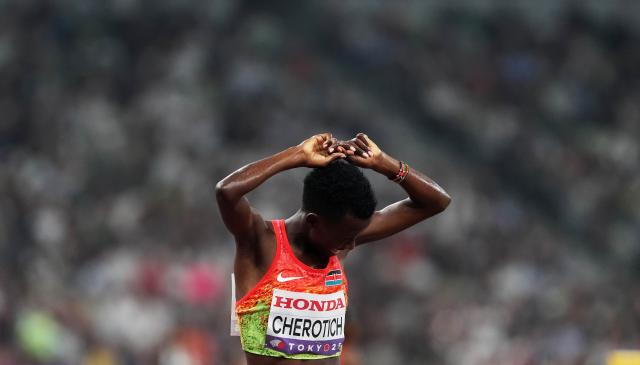 (250917) -- TOKYO, Sept. 17, 2025 (Xinhua) -- Faith Cherotich of Kenya celebrates after the women's 3000m steeplechase final at the 2025 World Athletics Championships in Tokyo, Japan, Sept. 17, 2025. (Xinhua/Jiang Han)