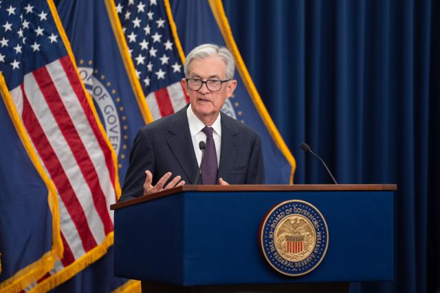 (250917) -- WASHINGTON, Sept. 17, 2025 (Xinhua) -- U.S. Federal Reserve Chair Jerome Powell attends a press conference in Washington, D.C., the United States, Sept. 17, 2025. The U.S. Federal Reserve on Wednesday decided to lower the target range for the federal funds interest rate by 25 basis points, the first rate cut since December 2024. (Xinhua/Hu Yousong)
