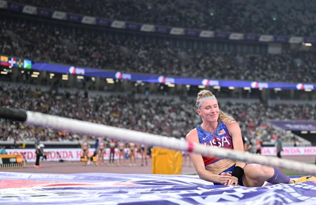 (250918) -- TOKYO, Sept. 18, 2025 (Xinhua) -- Sandi Morris of the United States reacts during the women's pole vault final at the 2025 World Athletics Championships in Tokyo, Japan, Sept. 17, 2025. (Xinhua/Song Yanhua)