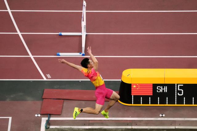 (250918) -- TOKYO, Sept. 18, 2025 (Xinhua) -- Shi Yuhao of China competes during the men's long jump final at the 2025 World Athletics Championships in Tokyo, Japan, Sept. 17, 2025. (Xinhua/Li Gang)